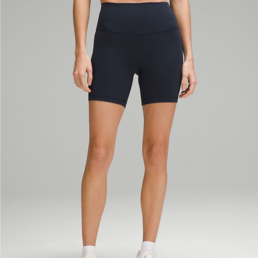 Lululemon size 2 wunder train high rise navy short 4"